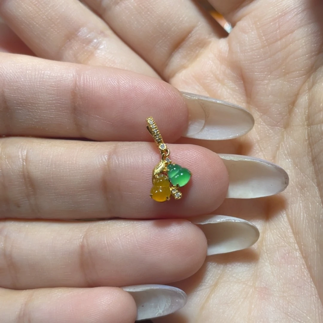 【闪购商品】颈饰18K金镶嵌翡翠