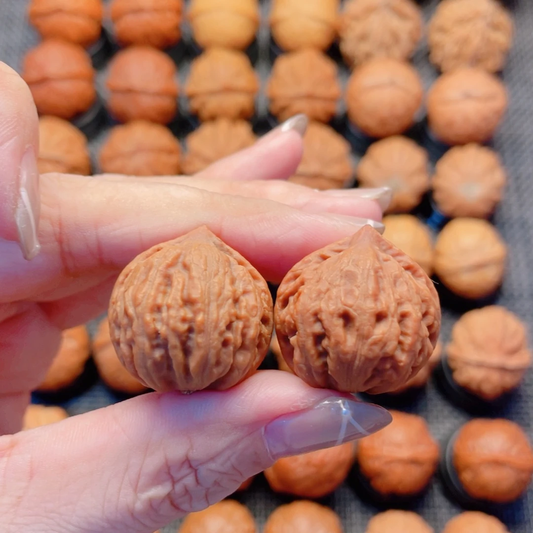 文玩核桃把件官帽小手捻