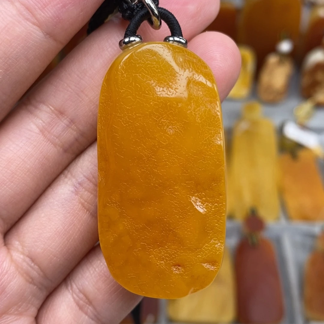 未镶嵌琥珀珠宝奇石