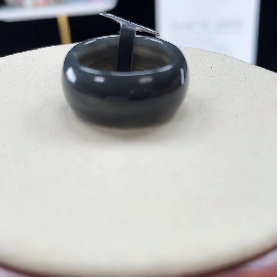 和田玉未镶嵌戒指P38青花轮胎17.9不退换