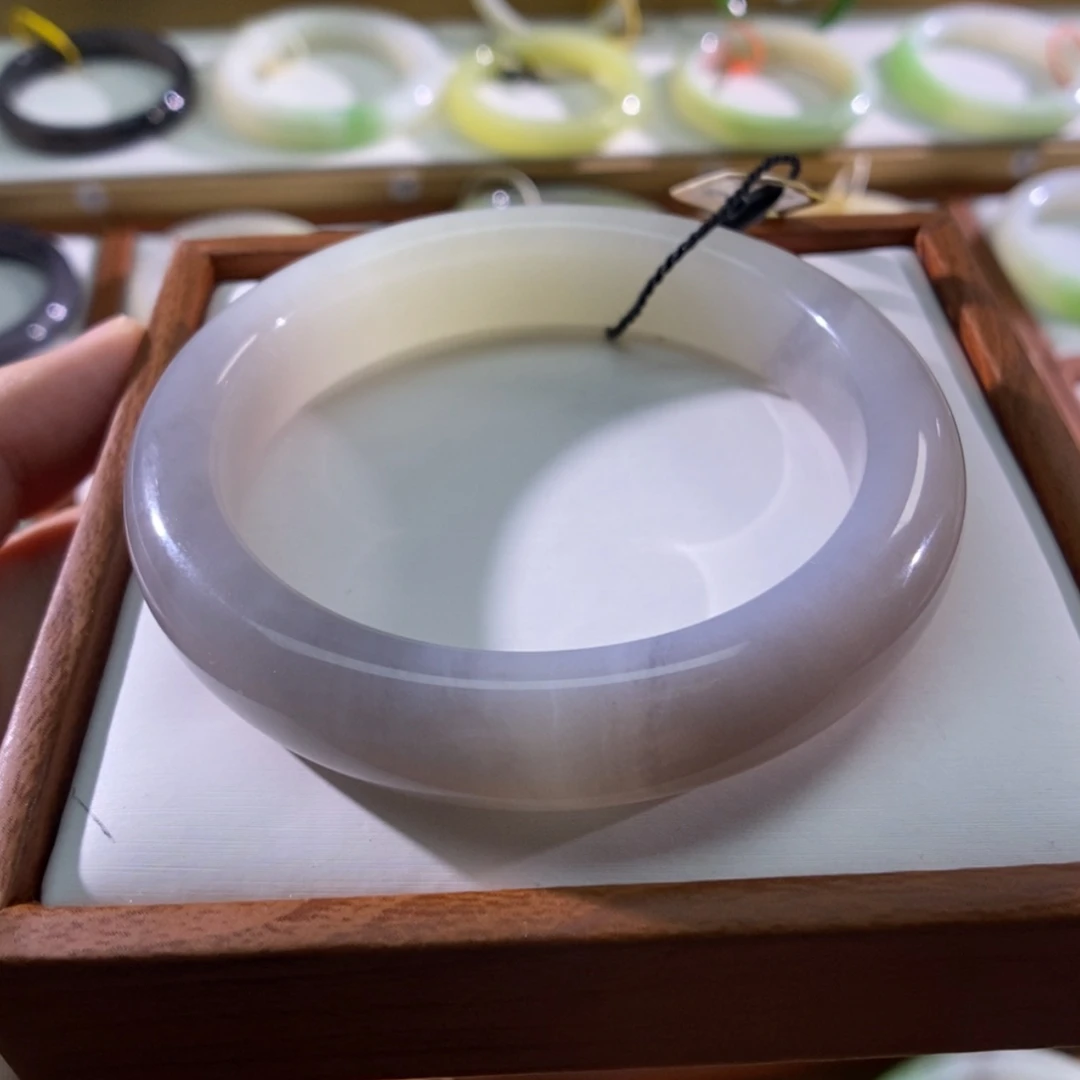 【闪购商品】未镶嵌手镯和田玉