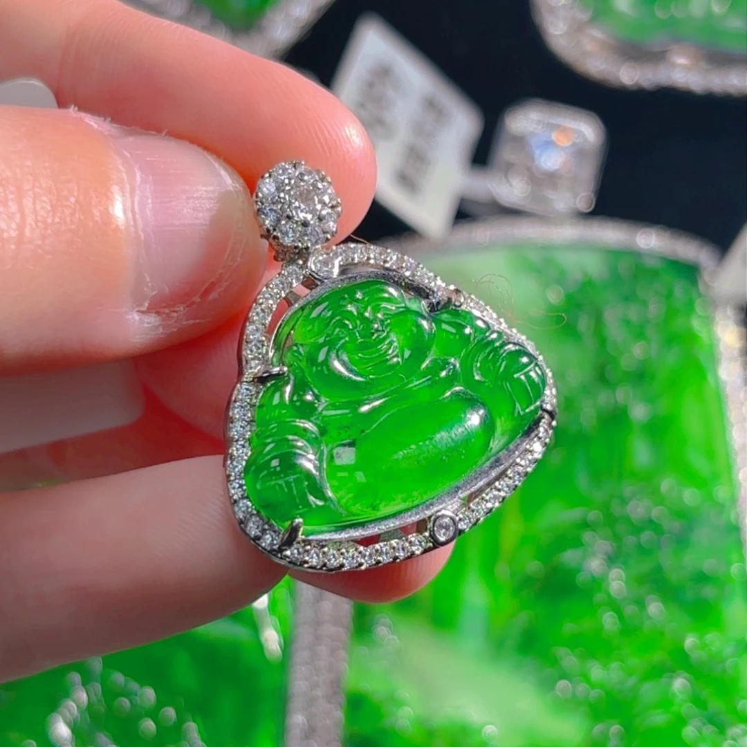 翡翠颈饰未镶嵌佛公