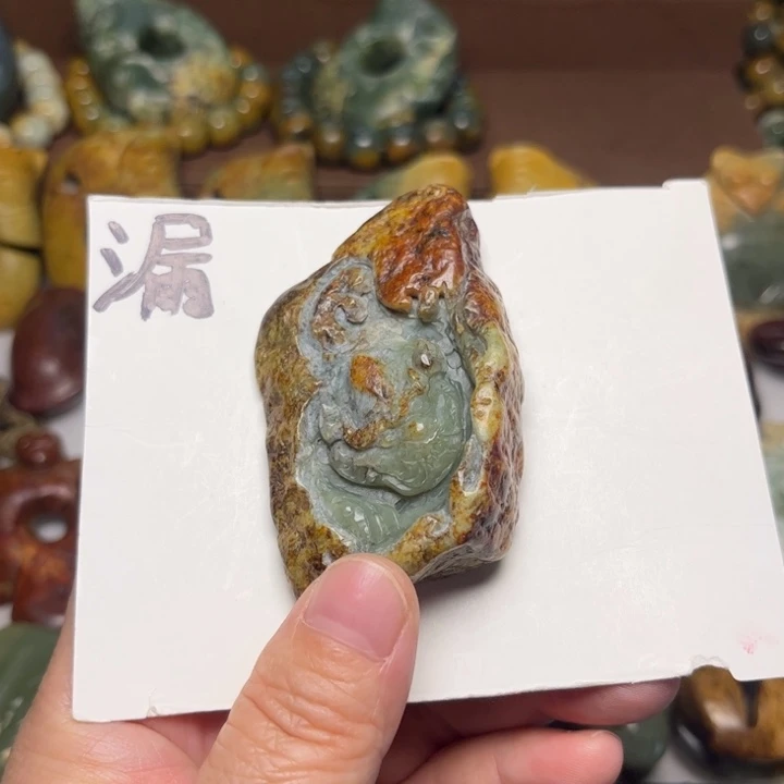 岫岩河磨玉（透闪石质玉）未镶嵌珠宝奇石