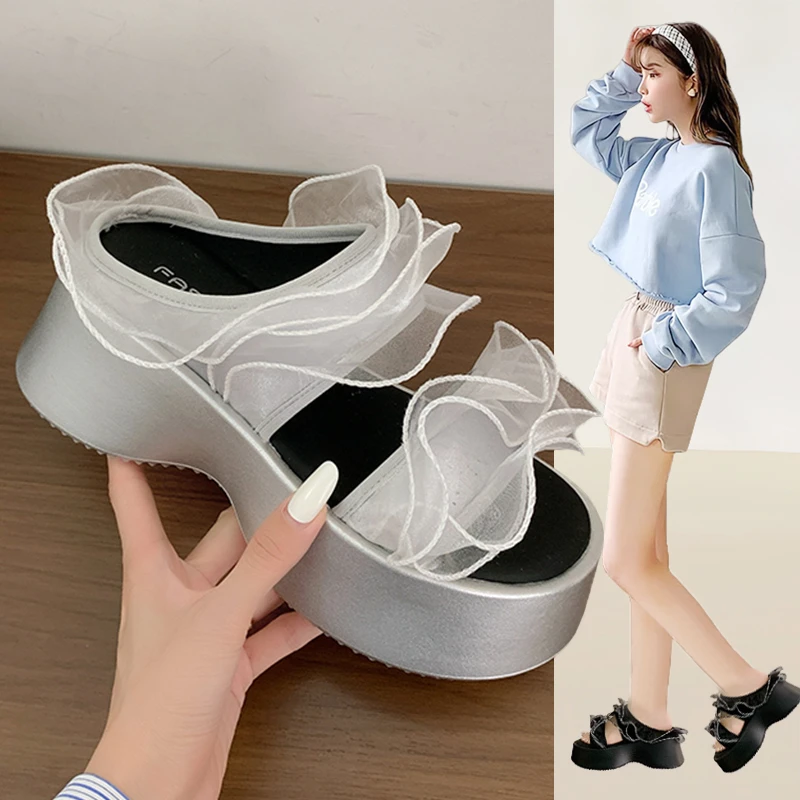 网红蕾丝边松糕厚底拖鞋女夏外穿2025新款绝美凉拖鞋配裙子一字拖