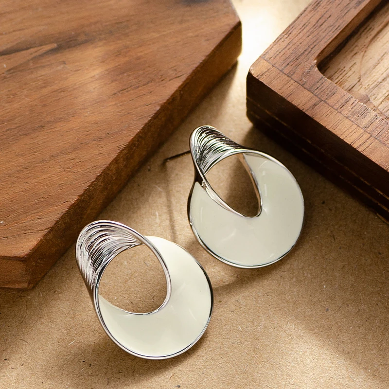 铜合金耳饰 鼎溢精致小众设计感时尚滴油不规则耳钉女优雅时髦zy