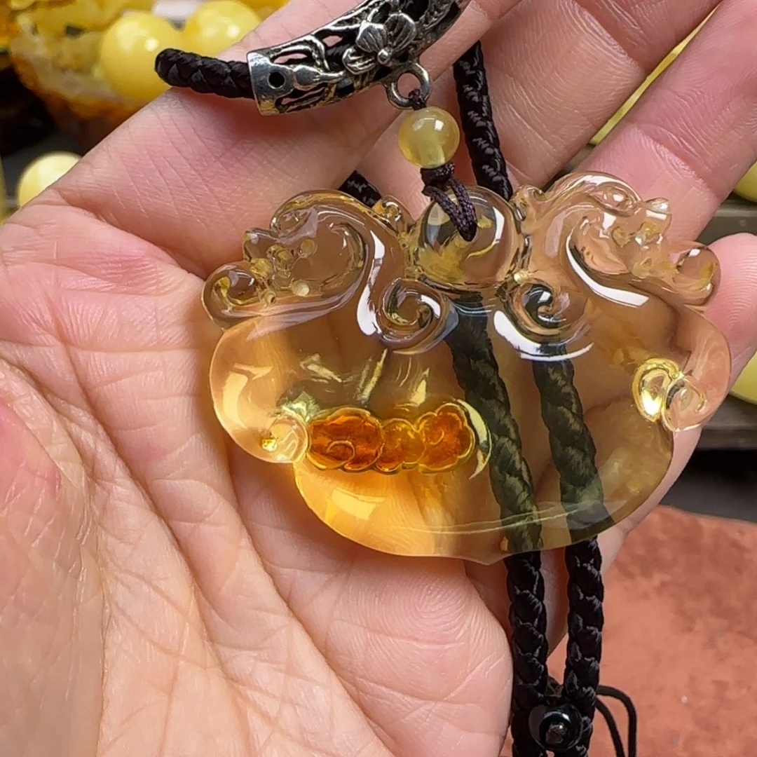 琥珀未镶嵌珠宝奇石