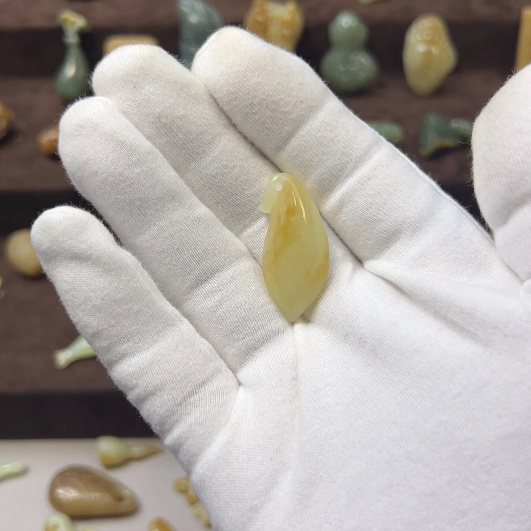 岫岩河磨玉（透闪石质玉）未镶嵌颈饰