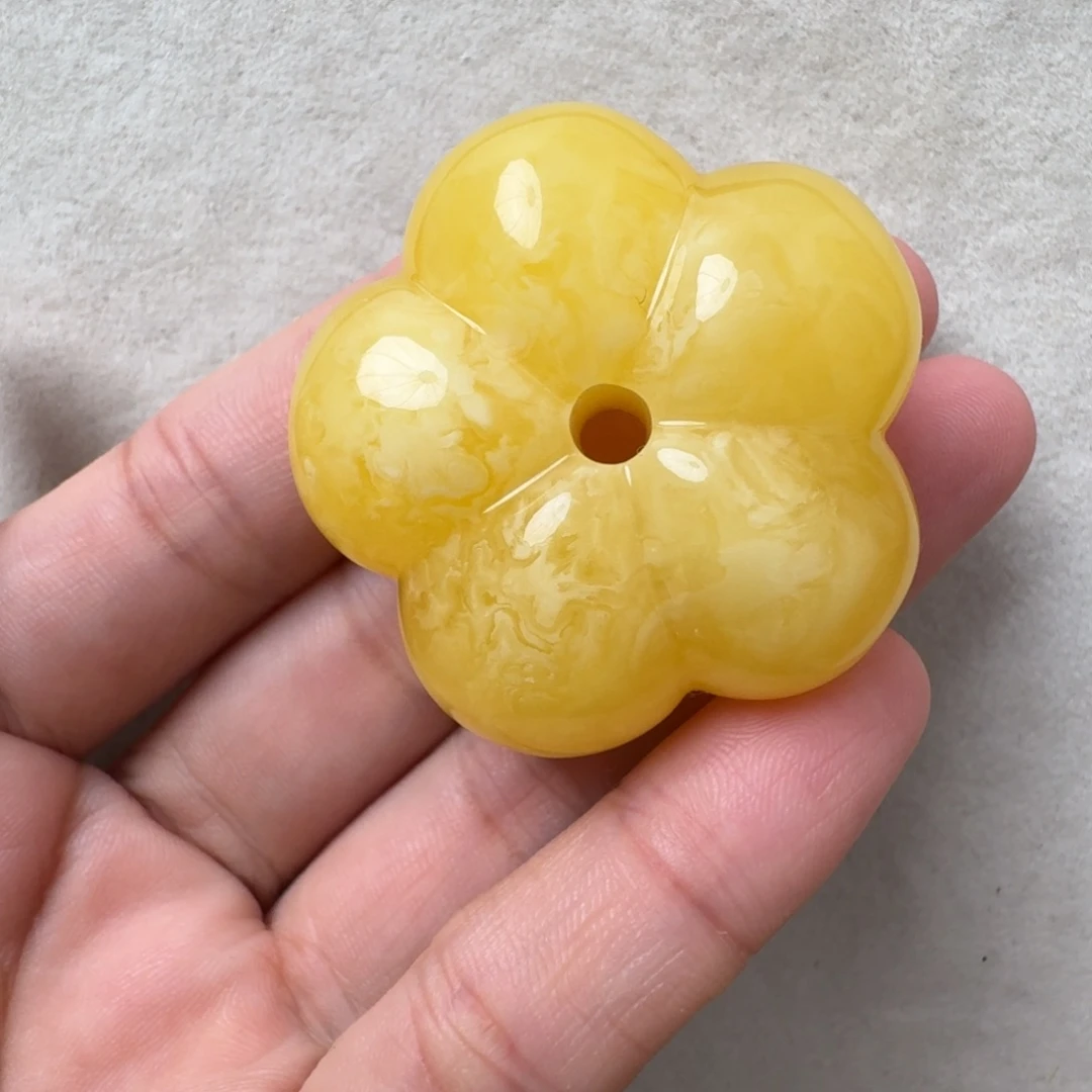 蜜蜡未镶嵌珠宝奇石超过七天不退不换，有瑕疵