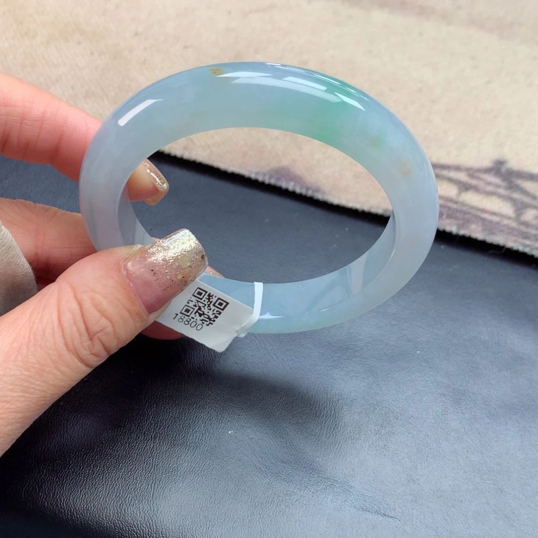 未镶嵌手镯翡翠缅甸翡翠手镯