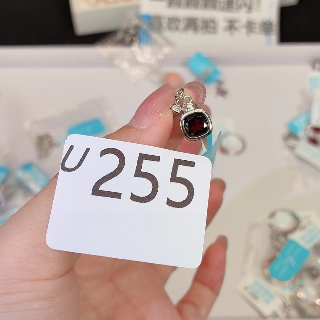 银S925镶嵌珠宝首饰石榴石