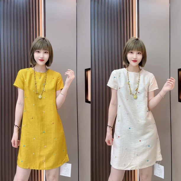 敏宝儿➕848夏季圆领爱心刺绣短袖短款宽松遮肚A字连衣裙