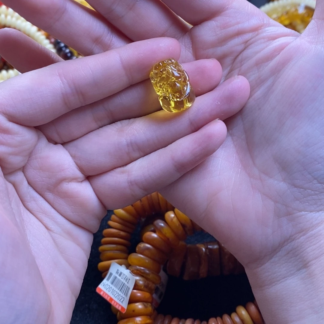 琥珀未镶嵌珠宝奇石