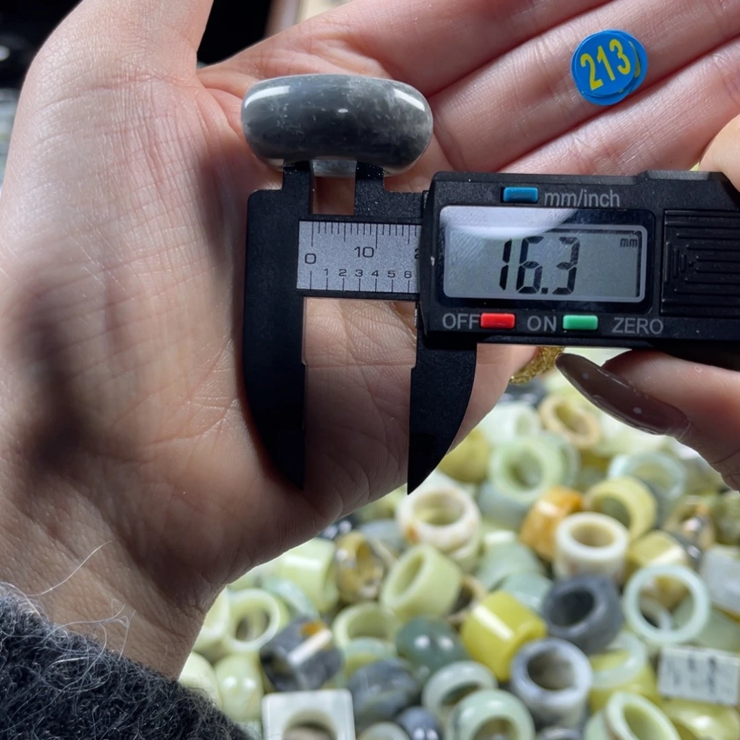 蛇纹石玉未镶嵌戒指