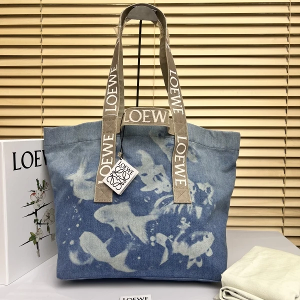 95新 LOEWE/罗意威 95新/罗意威/市场价25000/包包/250215XZ0015