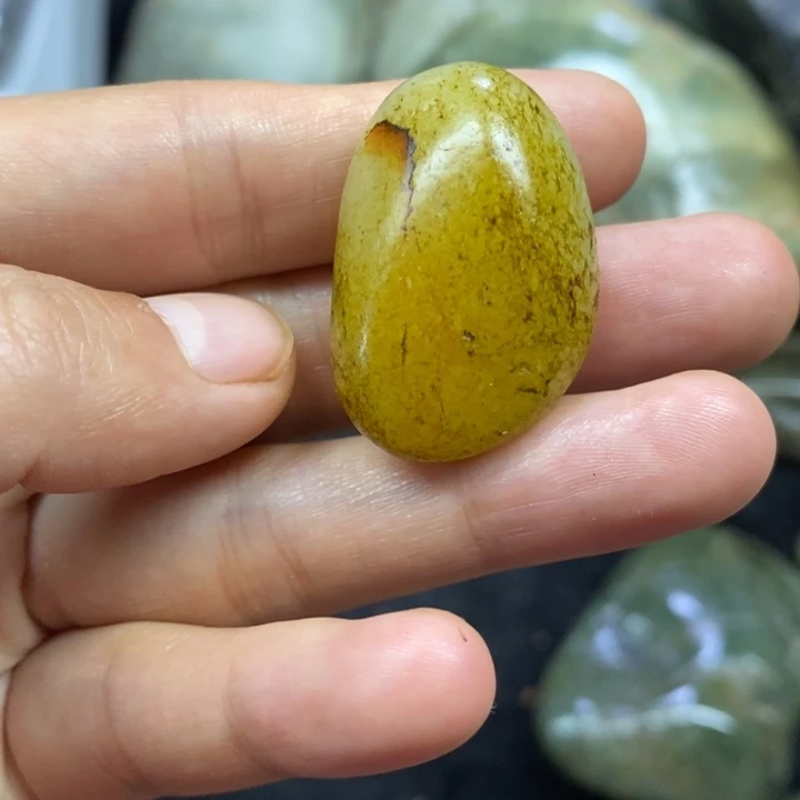 未镶嵌和田玉（糖玉）挂件