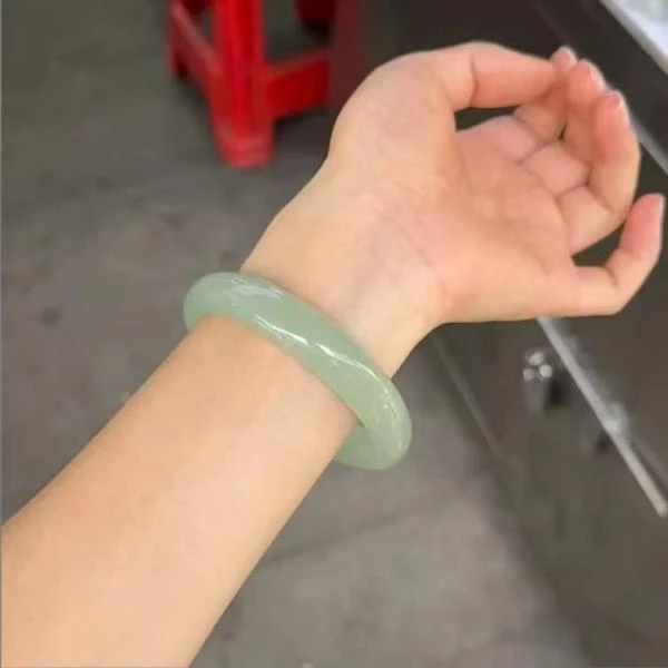 天然东陵玉玉手镯