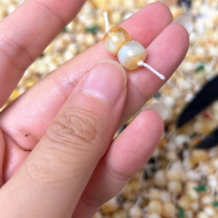 裸石蜜蜡未镶嵌8.7mm一对