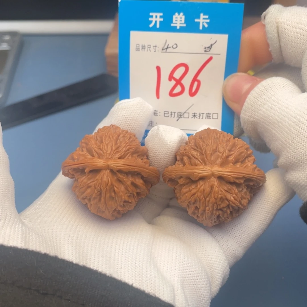 核桃文玩核桃白狮子