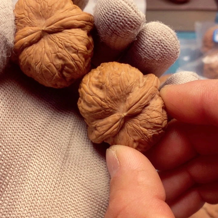 吊坠文玩核桃40.5元宝