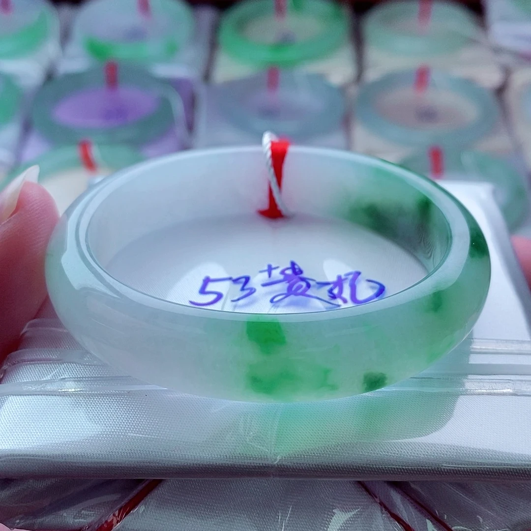 翡翠未镶嵌手镯（贵妃镯）902阳绿翠绿冰润细腻起胶高贵优雅