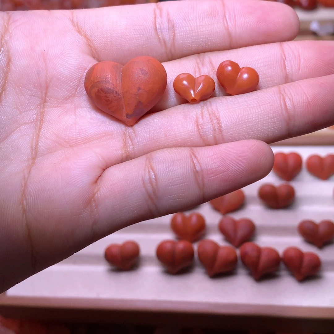 L***霞南红玛瑙未镶嵌珠宝半成品3