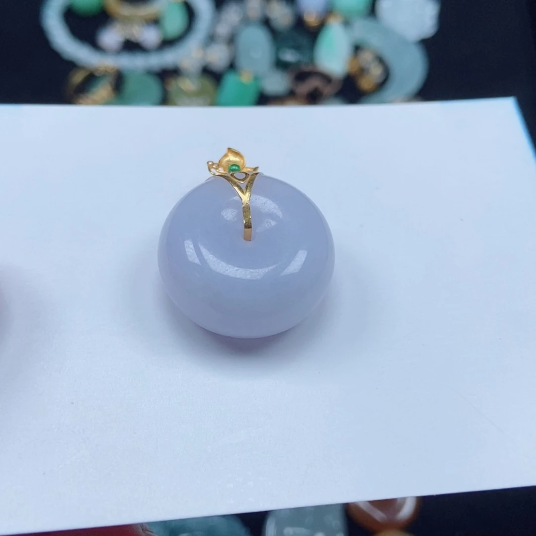 歆***兰翡翠未镶嵌颈饰紫色扣子