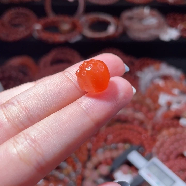 南红玛瑙未镶嵌草莓1727打孔备注