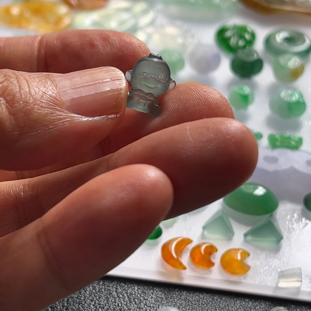 定制翡翠未镶嵌猴