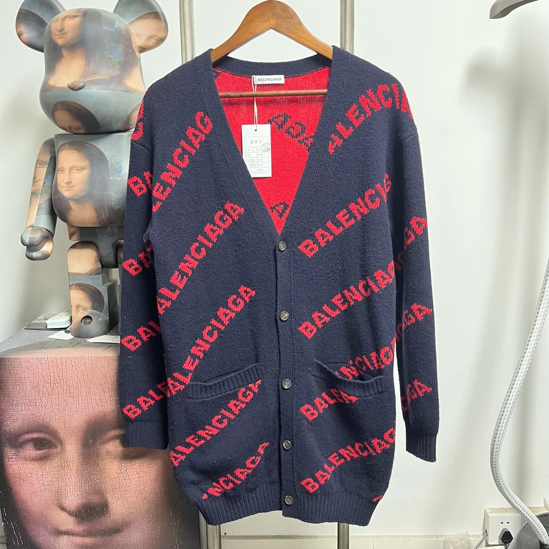 99新 Balenciaga/巴黎世家 99新巴黎世家满印弹幕开衫尺码：S