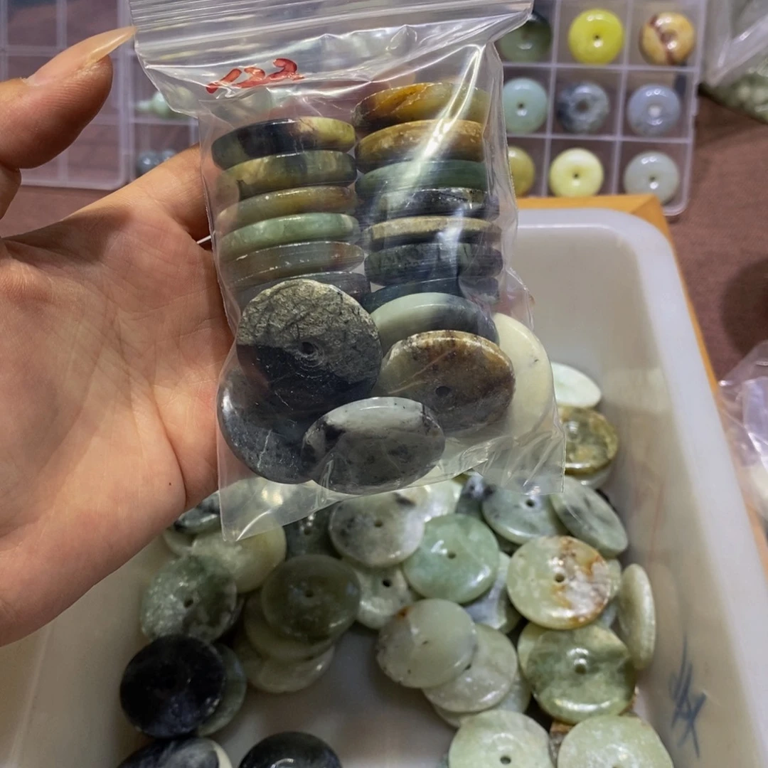 蛇纹石玉未镶嵌颈饰?***月123