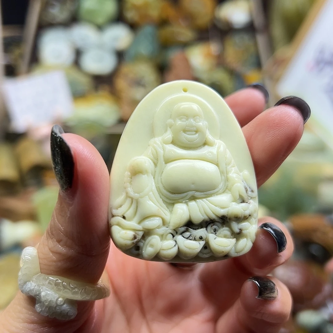 岫玉未镶嵌颈饰辽阳料笑佛有黑有水草