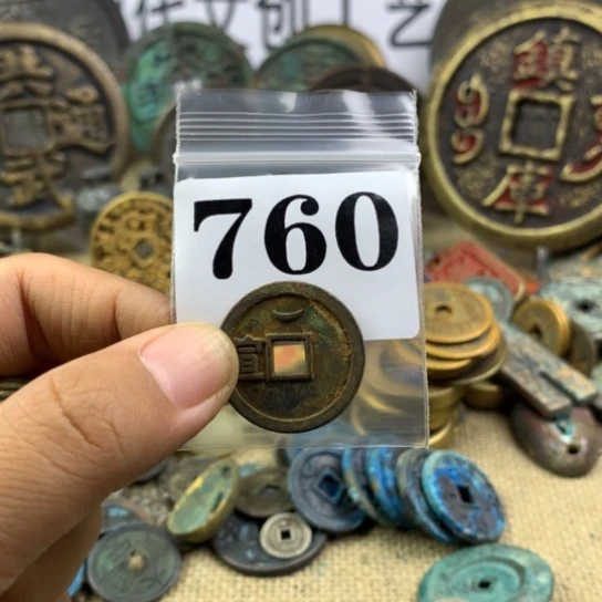 杨***风铜现代文创工艺品