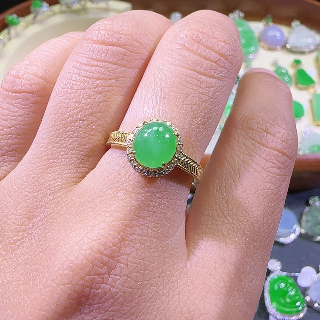 翡翠戒指18K金镶嵌翡翠戒指