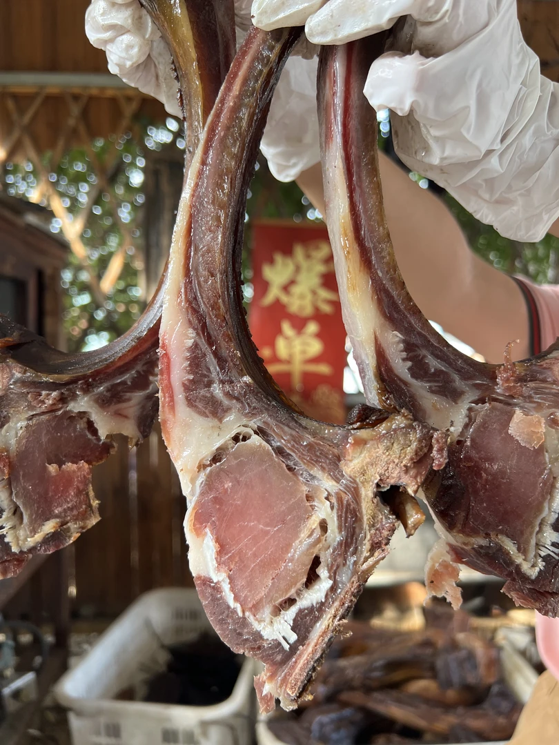 刘嘎公烟熏格子肉 剔排骨