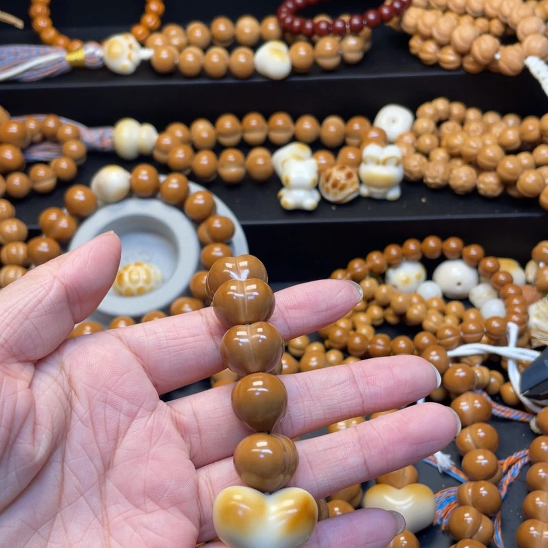 酱***好猴头核桃吊坠全品屁桃手持