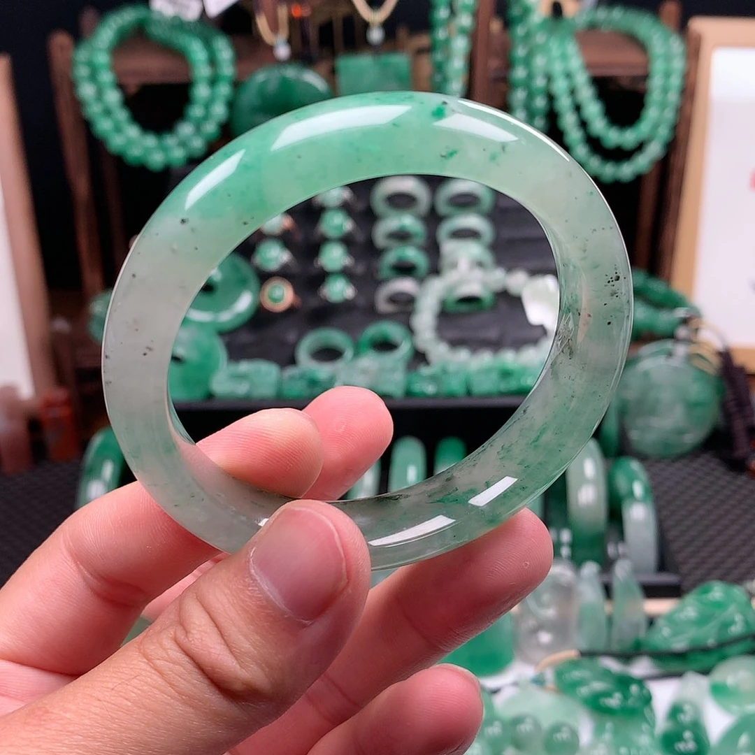 石英质玉手镯未镶嵌圈口58