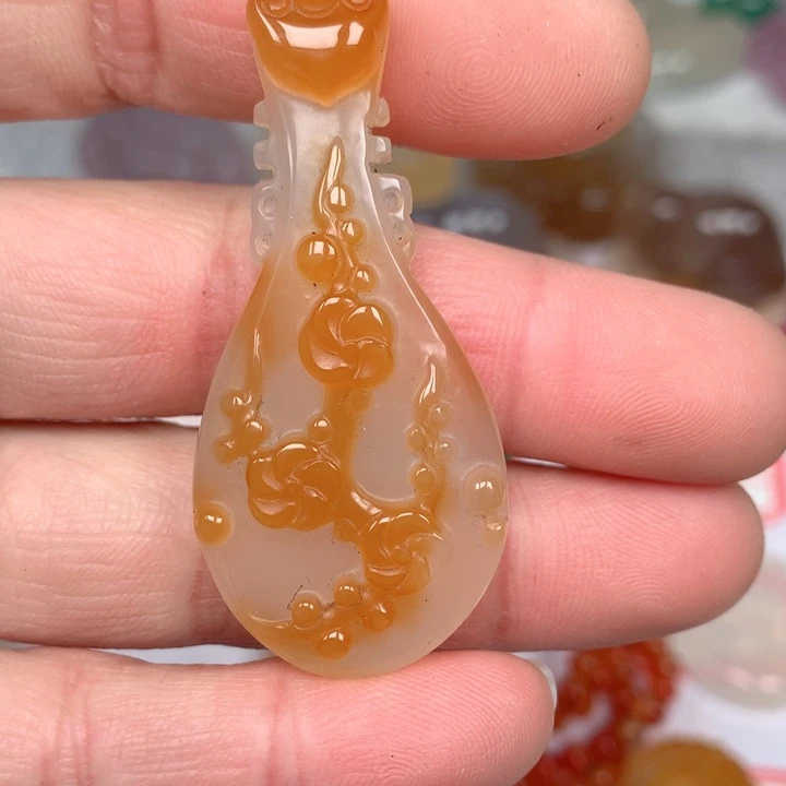 玛瑙/玉髓颈饰未镶嵌浅***?