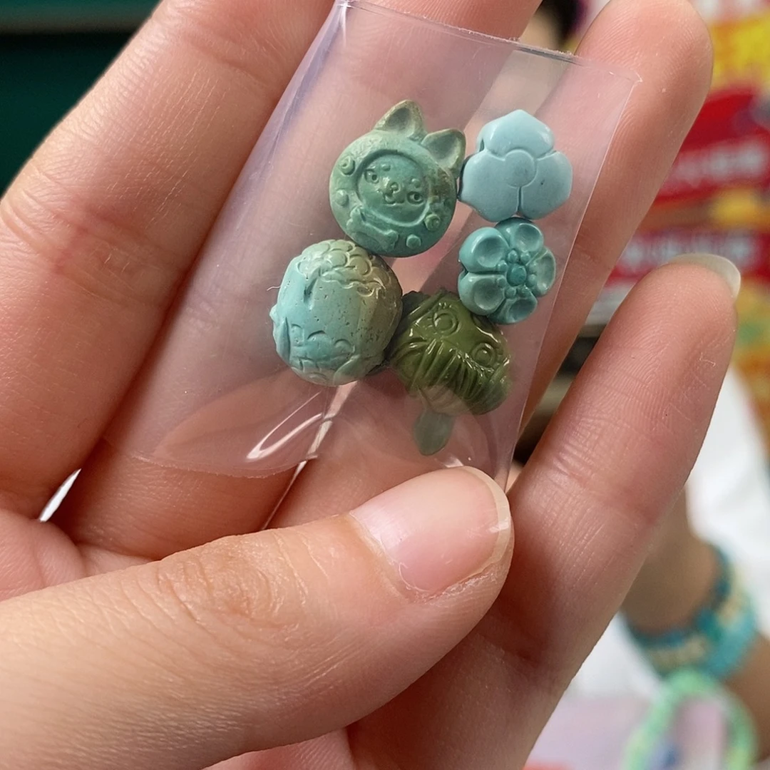 绿松石未镶嵌珠宝奇石