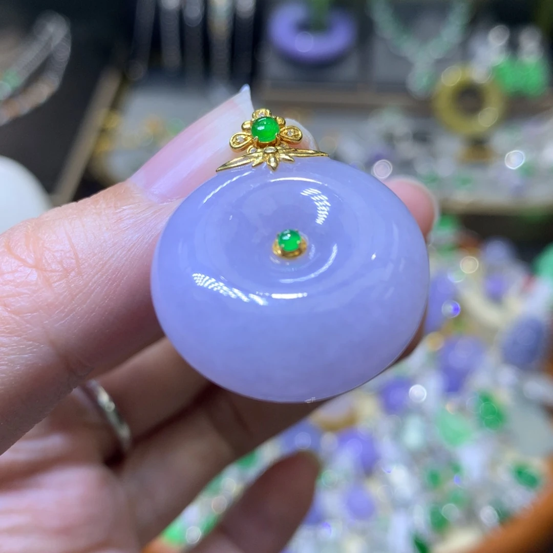 颈饰18K金镶嵌翡翠