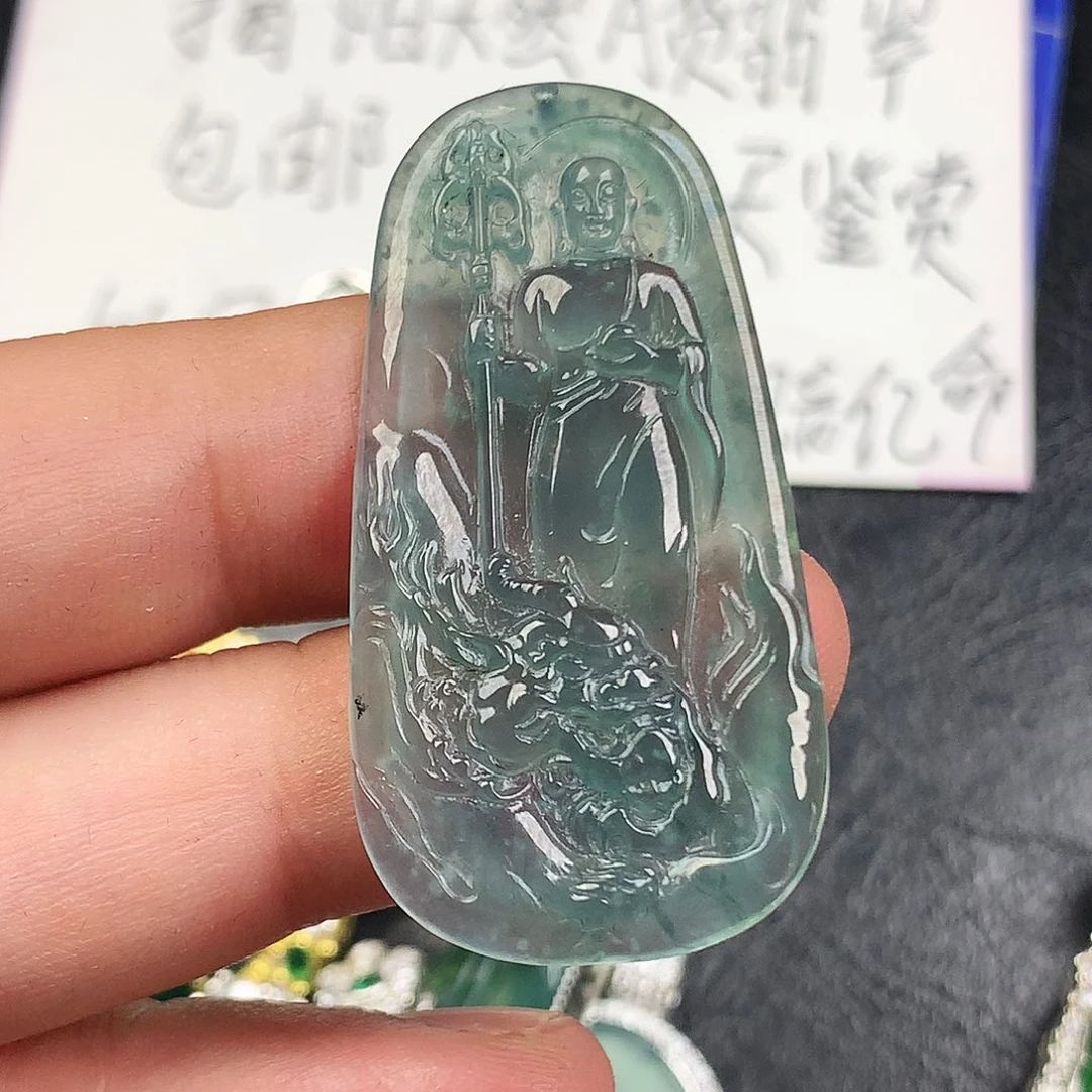 翡翠未镶嵌颈饰地藏