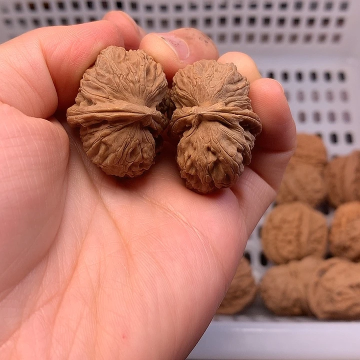 顾***.吊坠文玩核桃文玩核桃