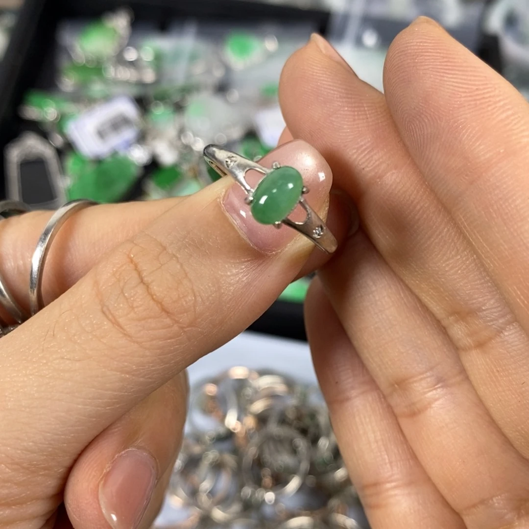 颈饰未镶嵌翡翠A*