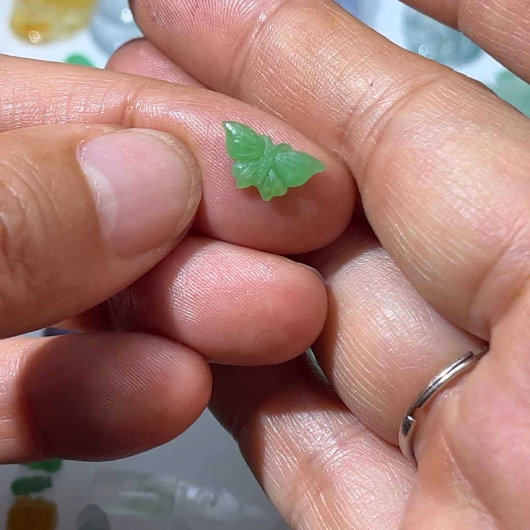 定制翡翠未镶嵌蝴蝶