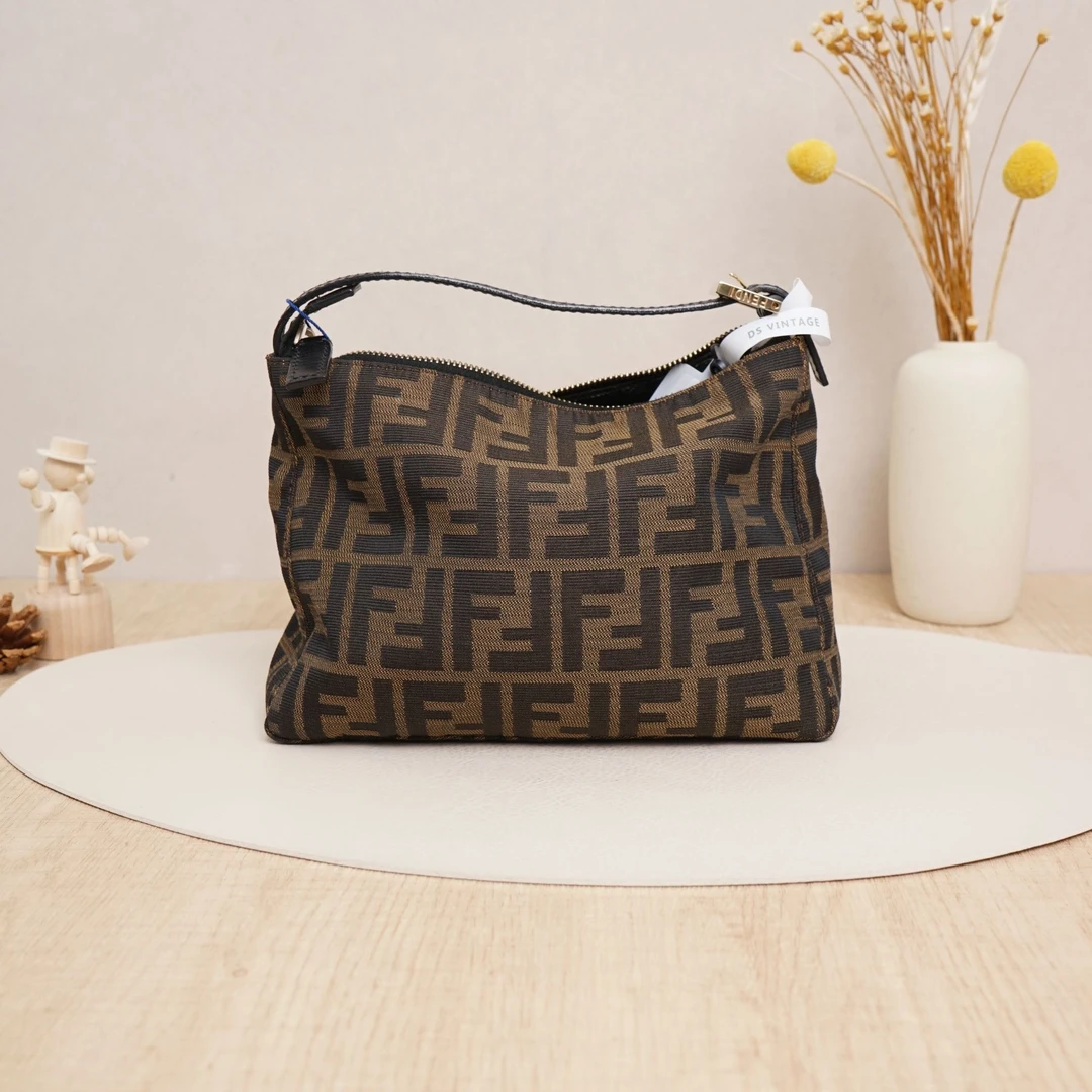 95新 FENDI/芬迪 中古饭盒包棕色帆布/DS025752