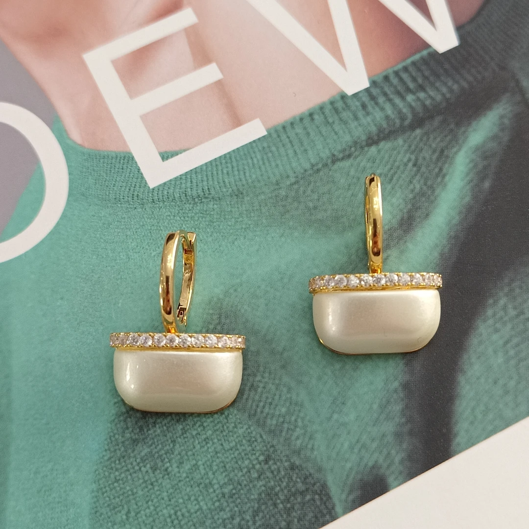 铜合金仿珍珠耳饰 耳环百搭气质精致个性小香风女时尚气质法式轻