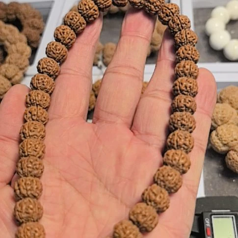 金刚菩提把件老树王小金刚手把件，下水去黄，精挑细选