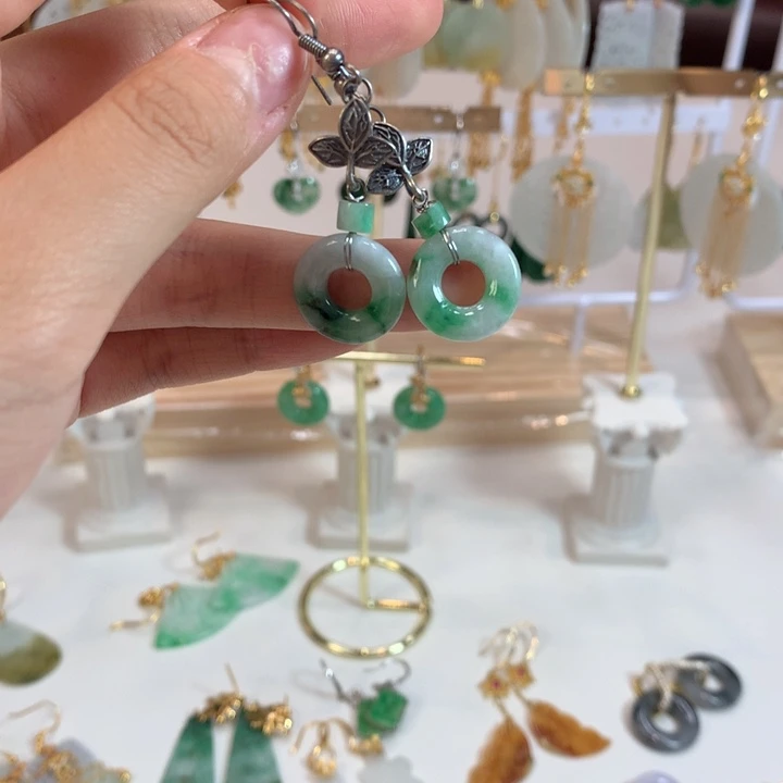 翡翠未镶嵌耳饰耳饰