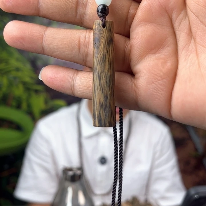 沉香碎屑沉香奇楠无事牌小圆柱