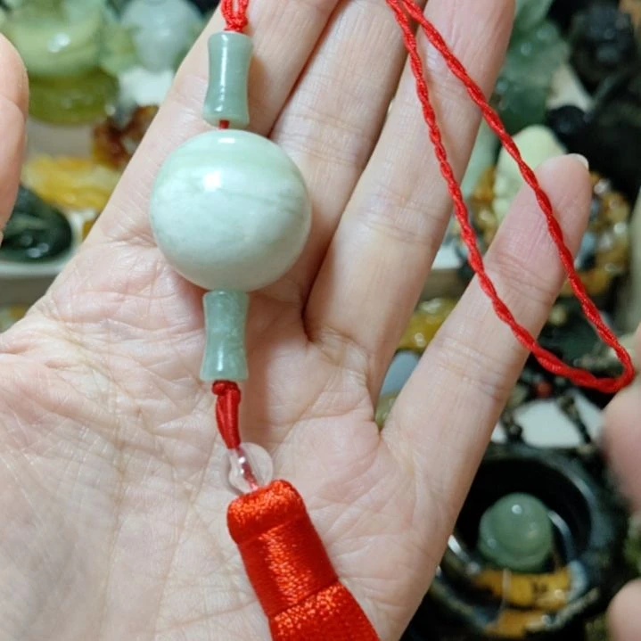 岫玉未镶嵌挂坠款式