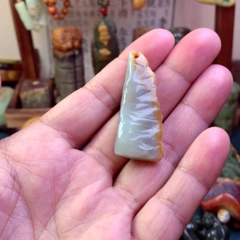 和田玉颈饰未镶嵌